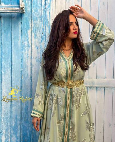 Caftan Marocain Vert Clair aux motifs papillon