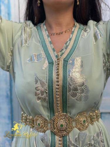 Caftan Marocain Vert Clair aux motifs papillon