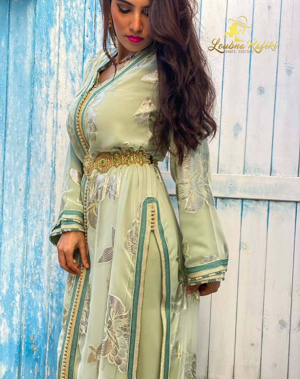 Caftan Marocain Vert Clair aux motifs papillon